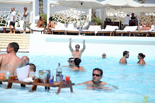 Riviera on Sunday 